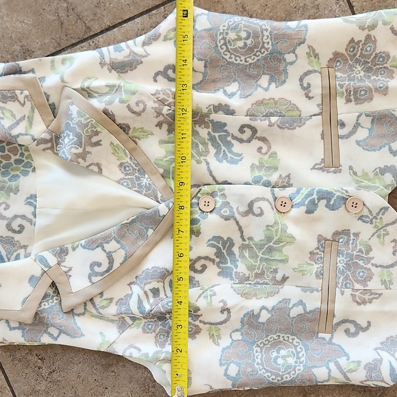 NWOT...Linen Vest - Picture 5 of 7